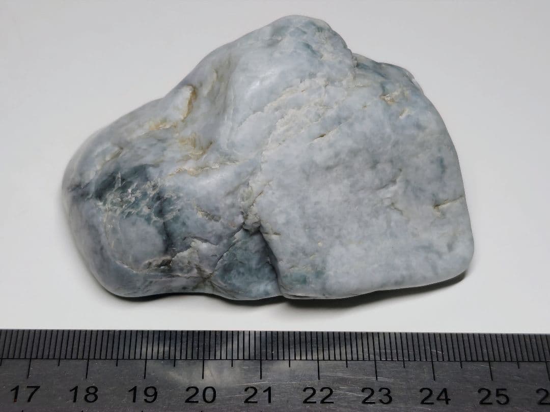 糸魚川138 翡翠 227g ヒスイ 原石 鑑賞石 自然石 誕生石 鉱物 鉱石