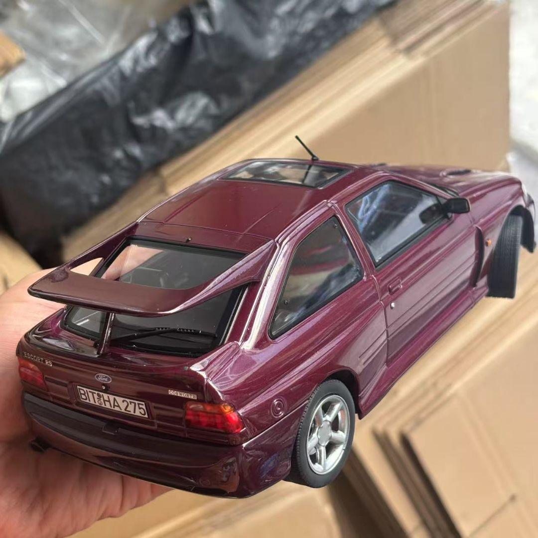 Ford Escort RS Cosworth ダークレッド ミニカー 1/18
