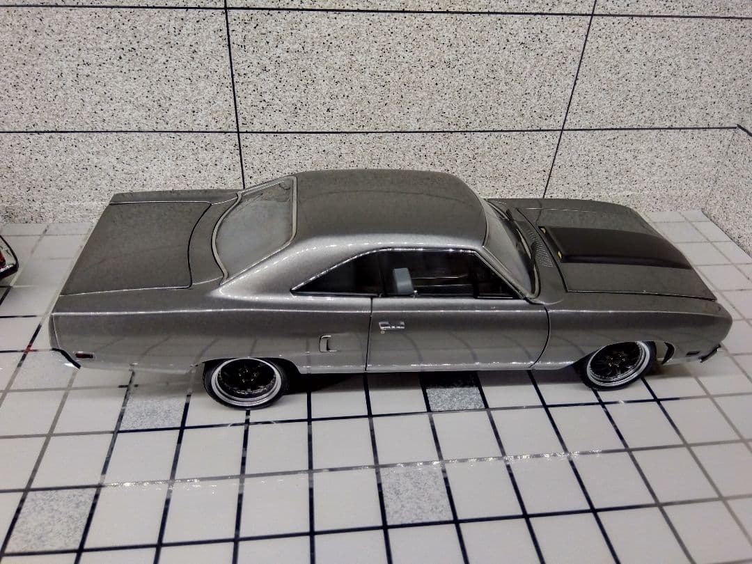 1/18 グリーンライト 1970 Plymouth Road Runner