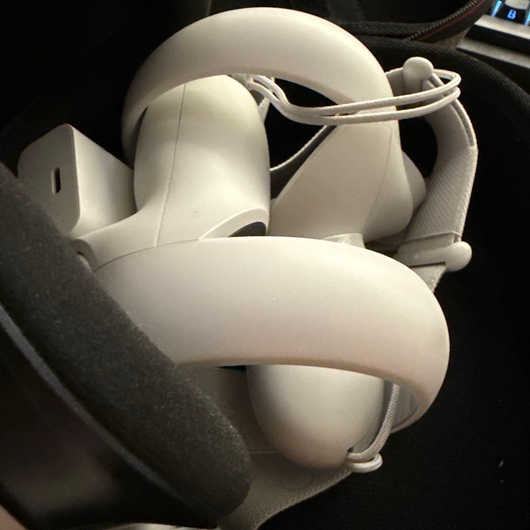 k*y様  quest 2 64GB 本体 + コントローラー + ケー