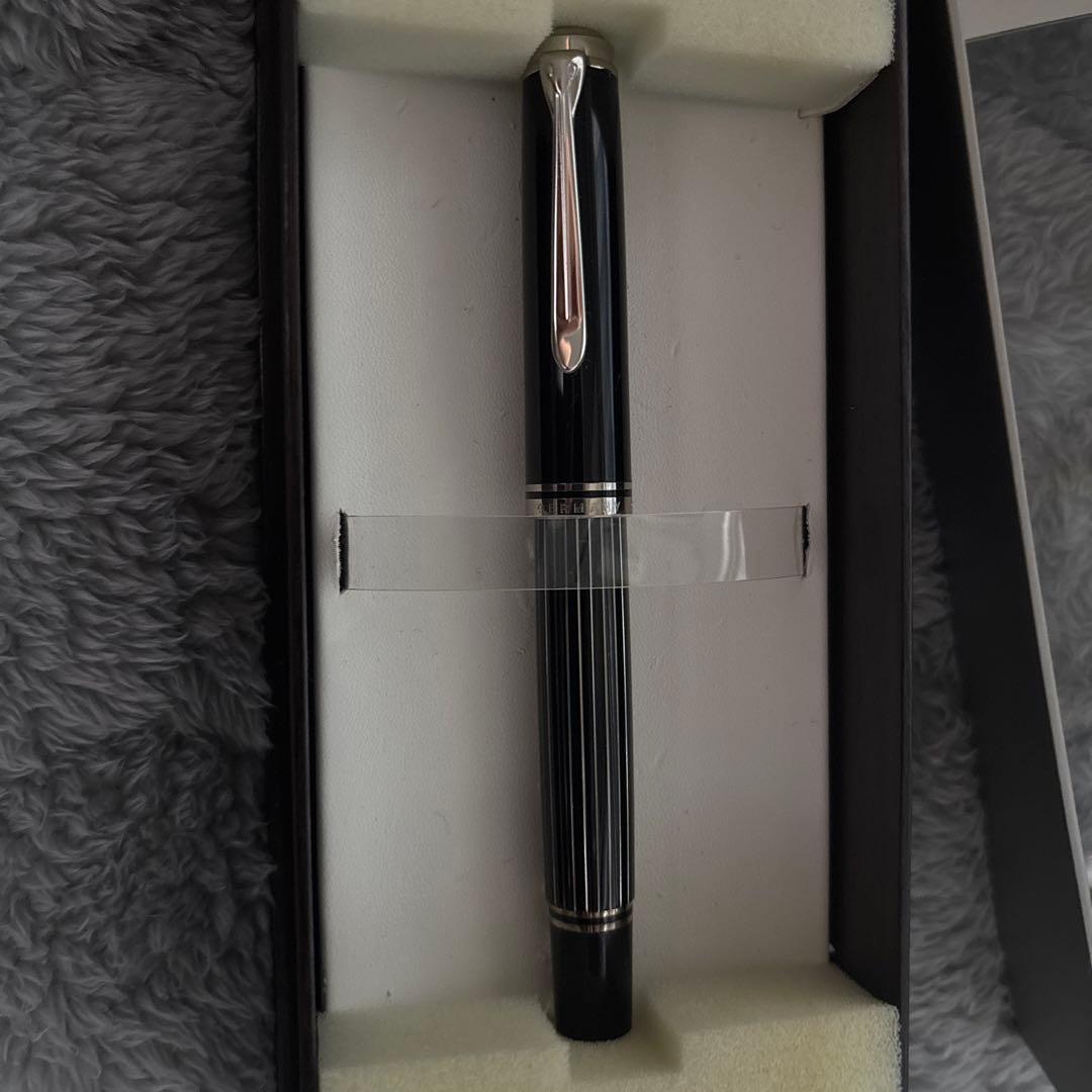 Pelikan 万年筆 ストライプデザイン 黒　m815