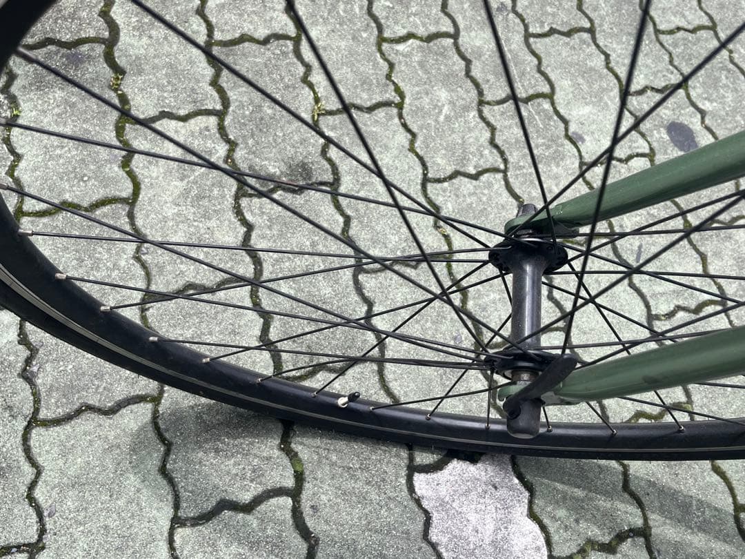 momentum シマノギア付きグリーンロードバイク
