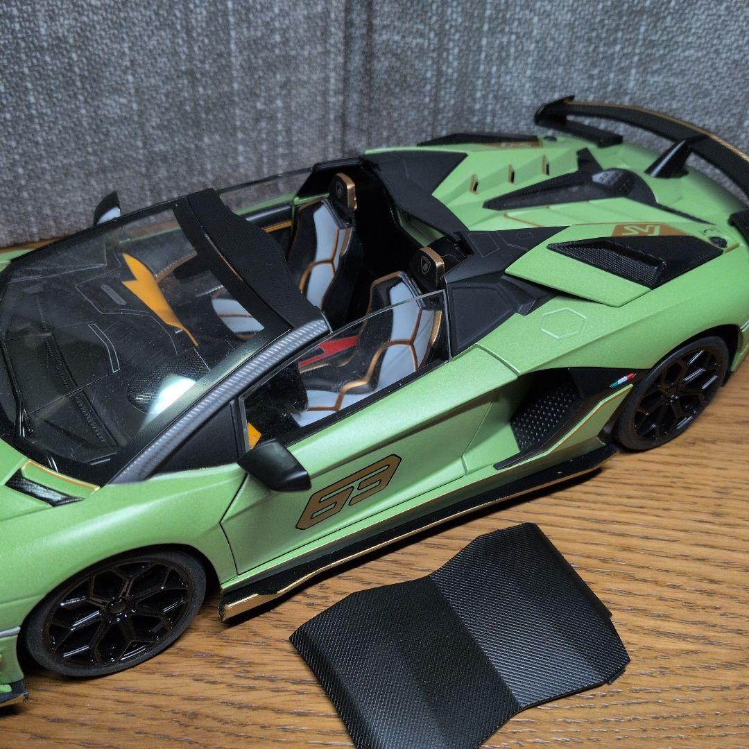 アヴェンタドール ロードスター1:18スケール 　マットグリーン 63