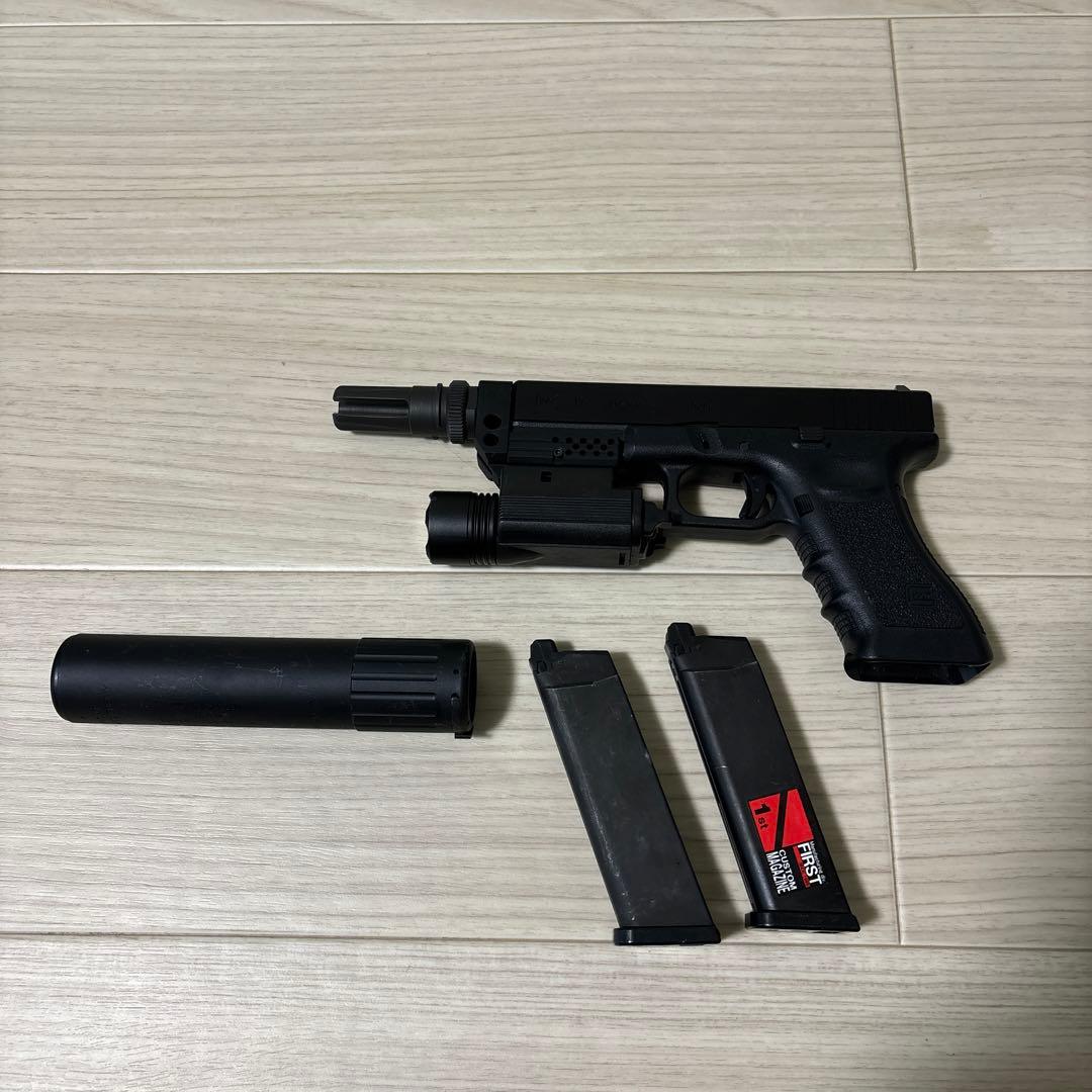 GLOCK 17 ガスブロ　マガジン2本