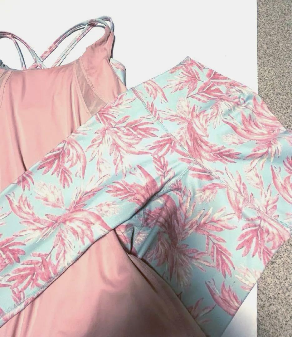 スカーラヨガウェア タンクトップとレギンスセット　デザイン　リーフピンク