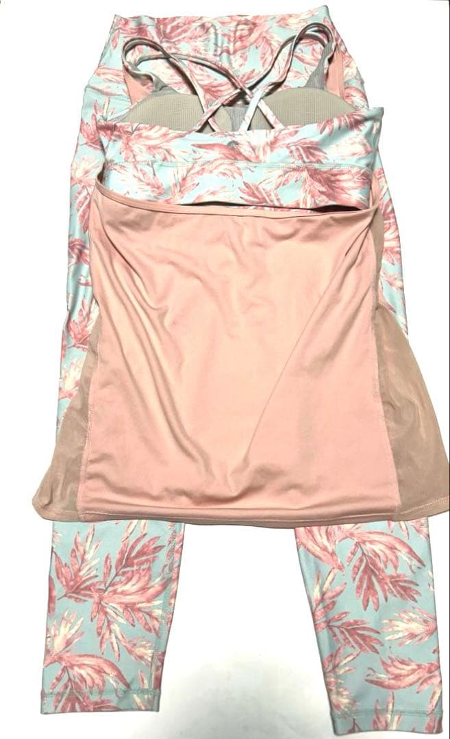 スカーラヨガウェア タンクトップとレギンスセット　デザイン　リーフピンク