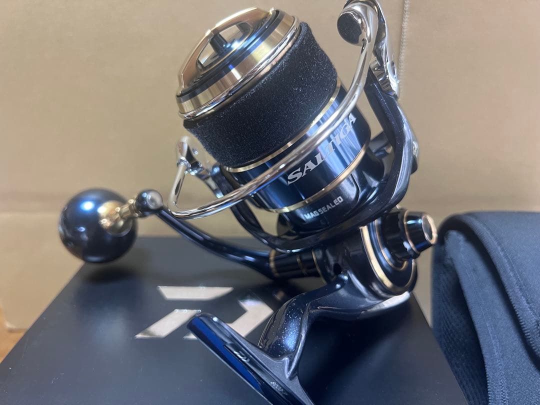 Daiwa SALTIGA 8000-P リール 収納ケース付き