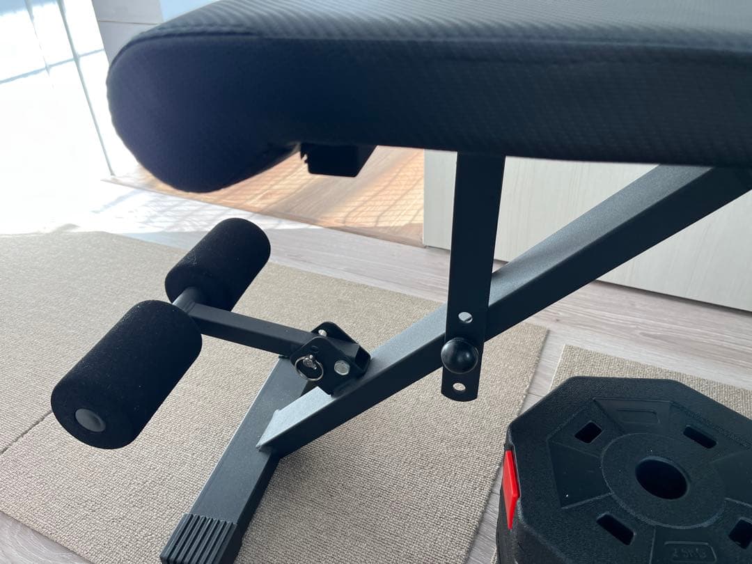 トレーニングベンチとダンベルセット