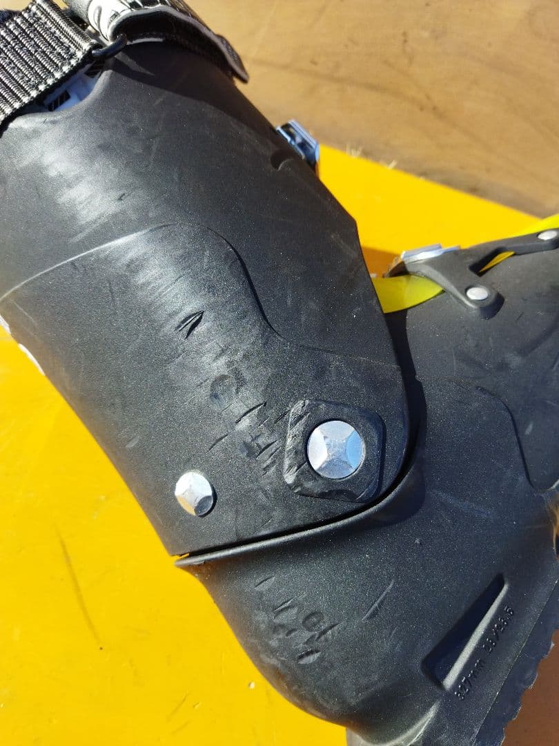 サロモン　スキーブーツ 28cm　男性用 ブラック/イエロー