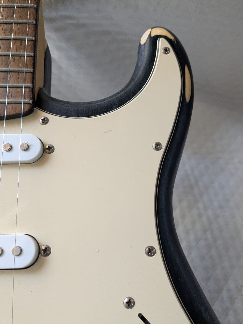 レリック加工　エレキギター フォトジェニック　ストラトキャスター　ブラック