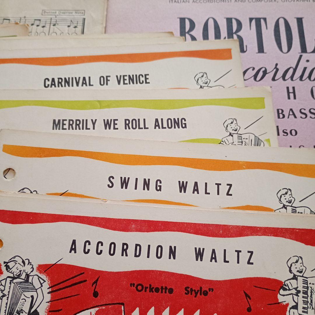 アコーディオン　楽譜　譜面　教則本