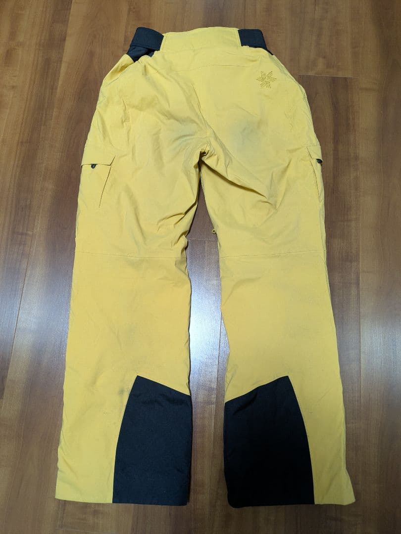 中古》ゴールドウィン　ユニセックスウェア　ジャケットM、パンツMのＬ丈