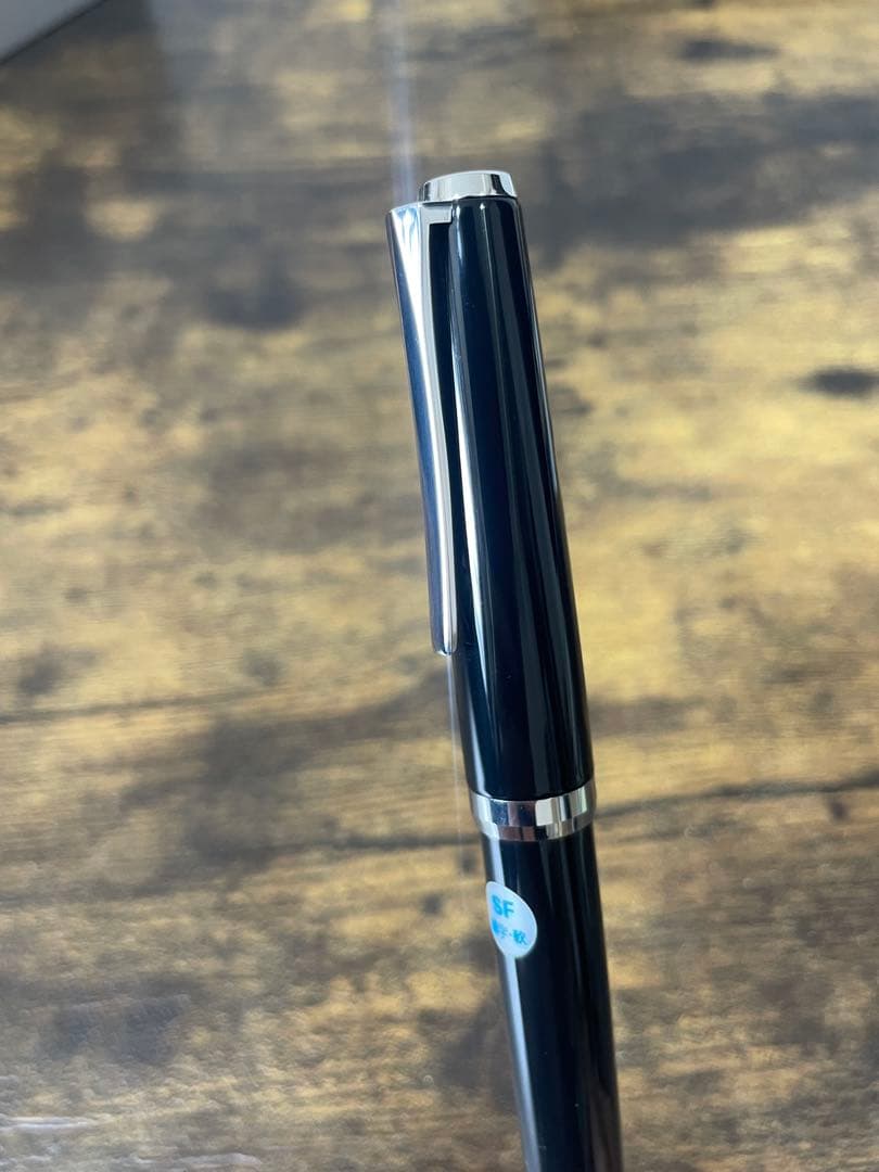 新品未使用　金属軸　エラボー　SFニブ　ブラック　パイロット　万年筆　備品あり