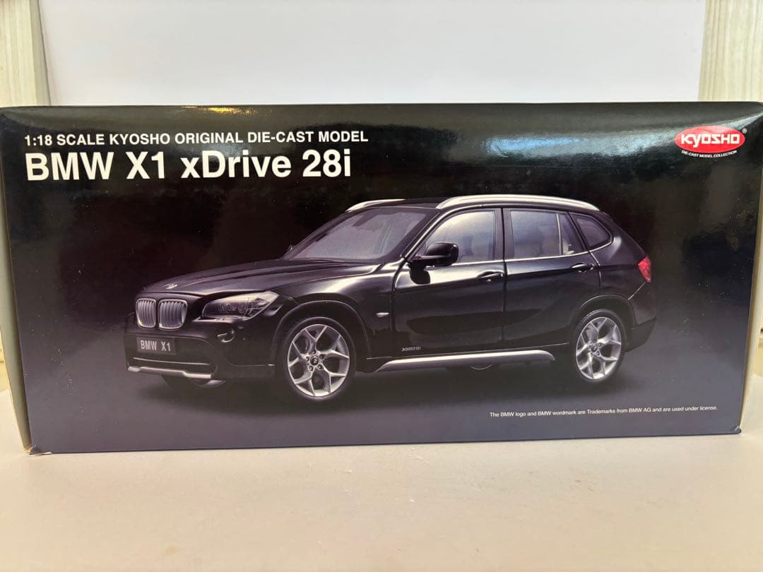  X1 xDrive 28i E84 ミニカー京商 1/18 Kyosho