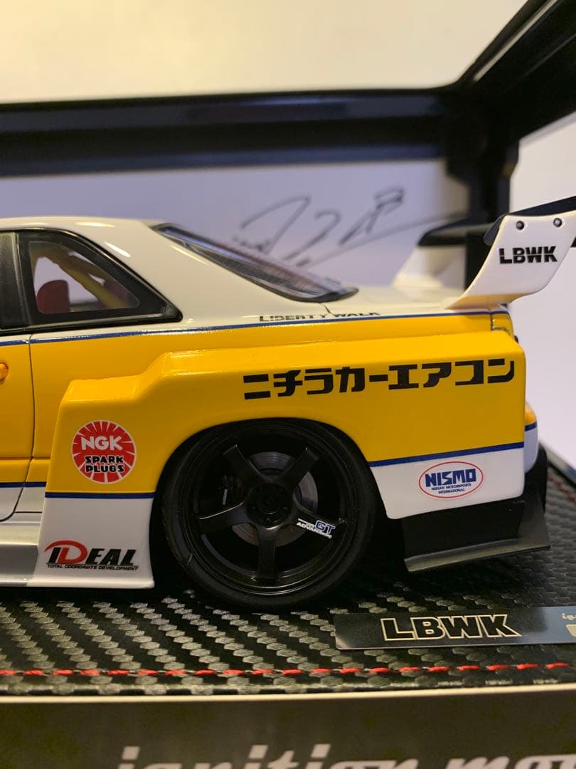 イグニッションモデル　限定　1/18 LBWK ER34 フィギュア付き