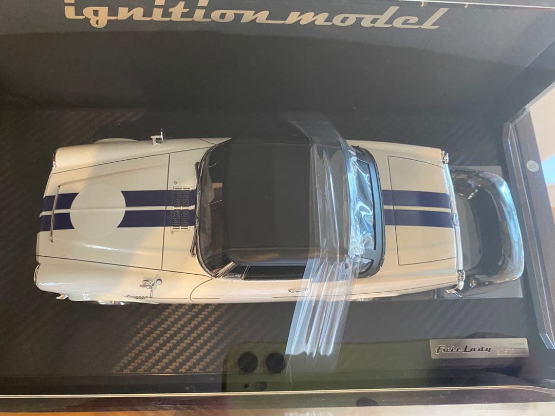 ミニカー DATSUN Fairlady2000 1/18