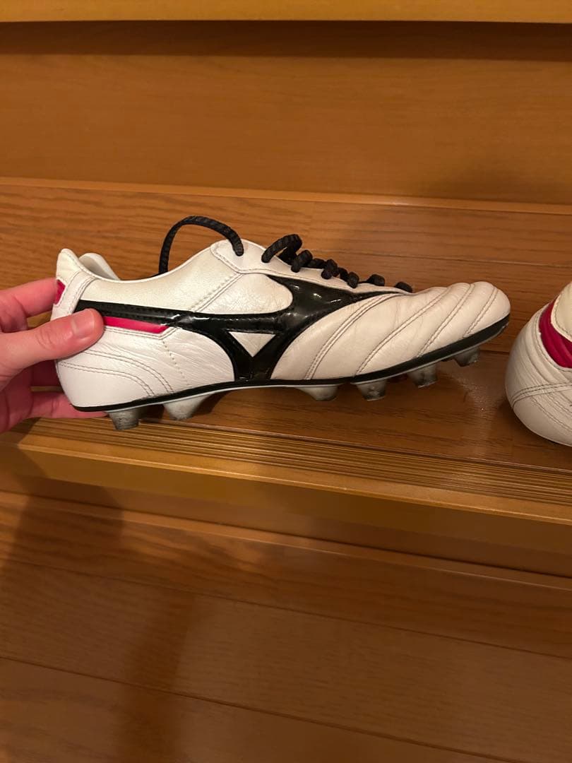 ミズノ　モレリア　サッカースパイク　ホワイト/ブラック/レッド