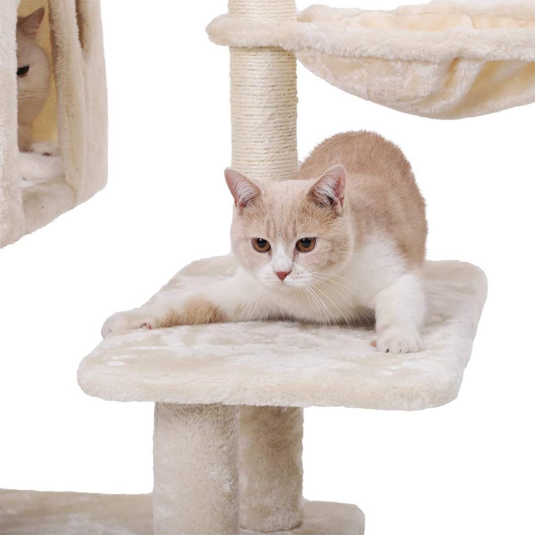 低めの段差があるキャットタワー、子猫やシニア猫向け