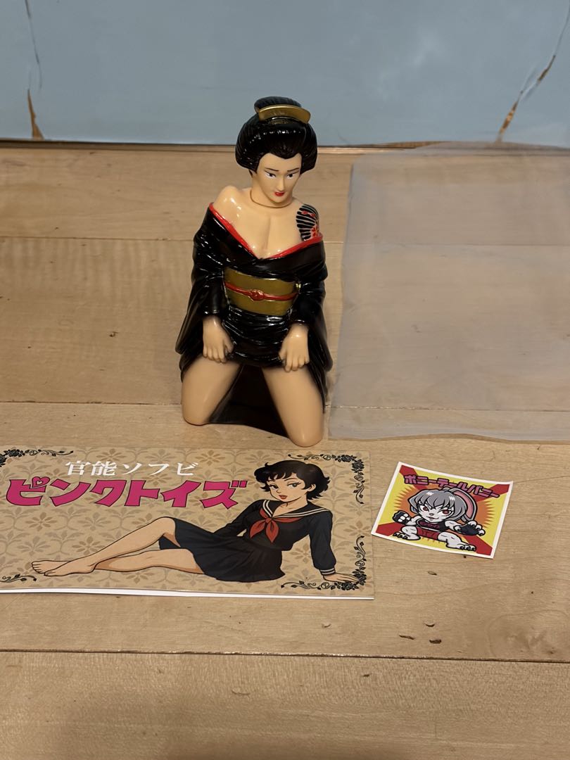 ピンクトイズ　ろくろ首　入れ墨バージョン　官能ソフビフィギュア