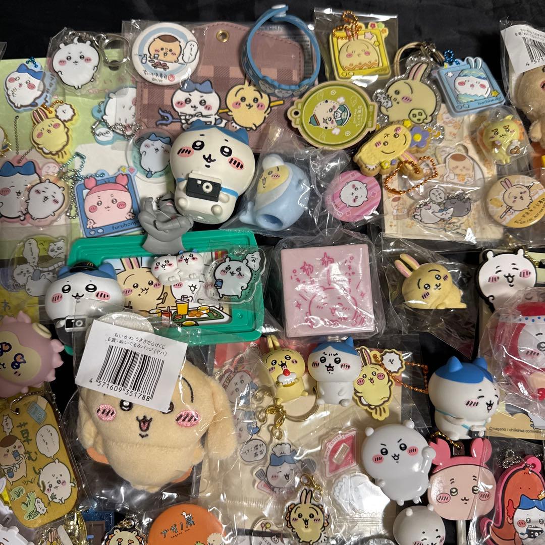 ちいかわ　缶バッジ　ラバスト　キーホルダー等　約200点大量まとめ売り　②