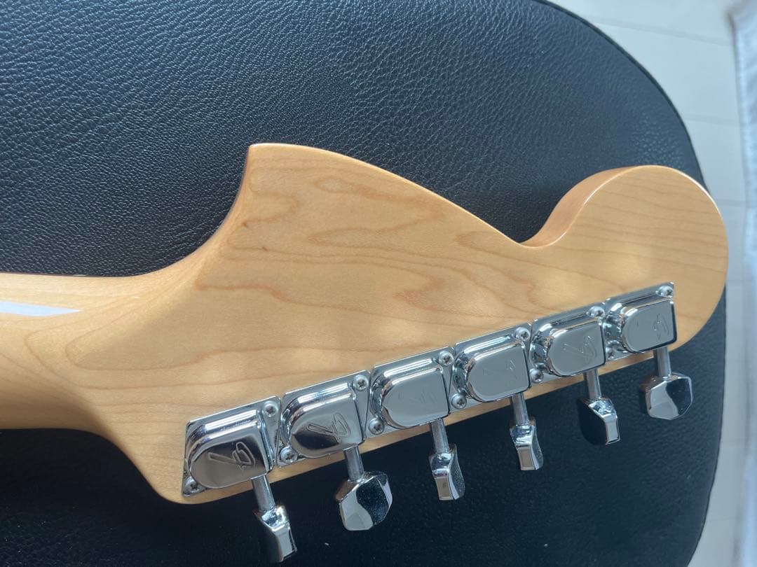 Fender ストラトキャスター　Capri Orange