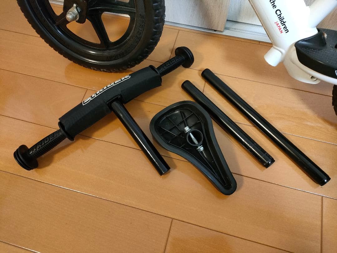 ストライダー 12インチ 白 スポーツモデル ホワイト STRIDER