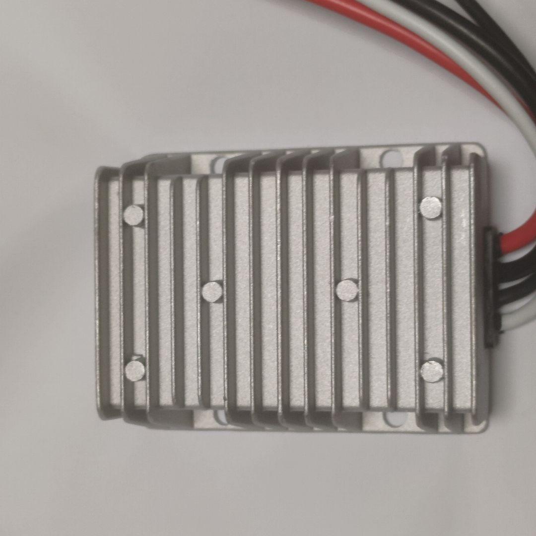 DCDCコンバーター　昇圧降圧兼用　8V-40V入力　出力13.8V　30A