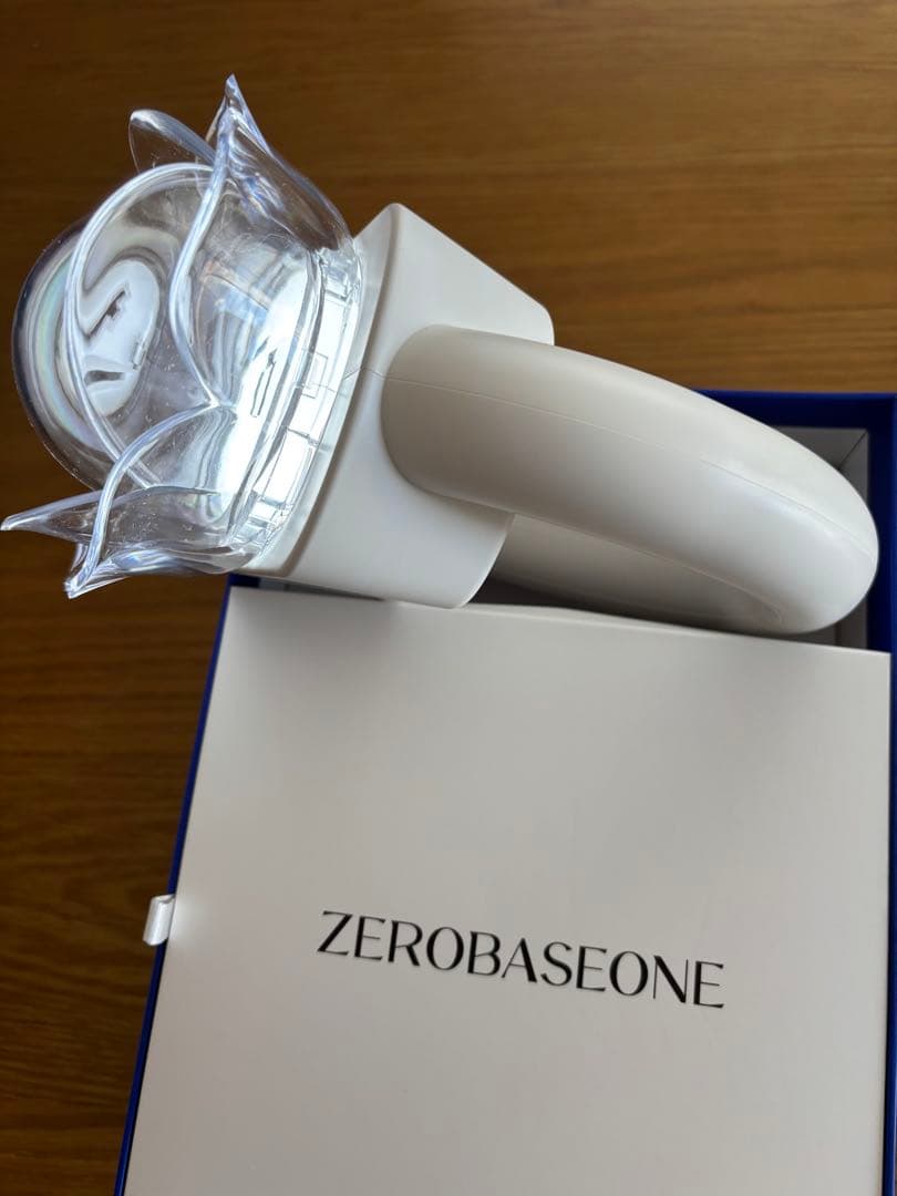 ZEROBASEONE 公式ペンライト