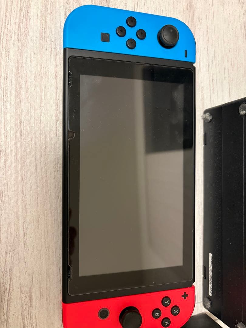 d*2様 Nintendo Switch 本体+周辺機器+カセット４種類