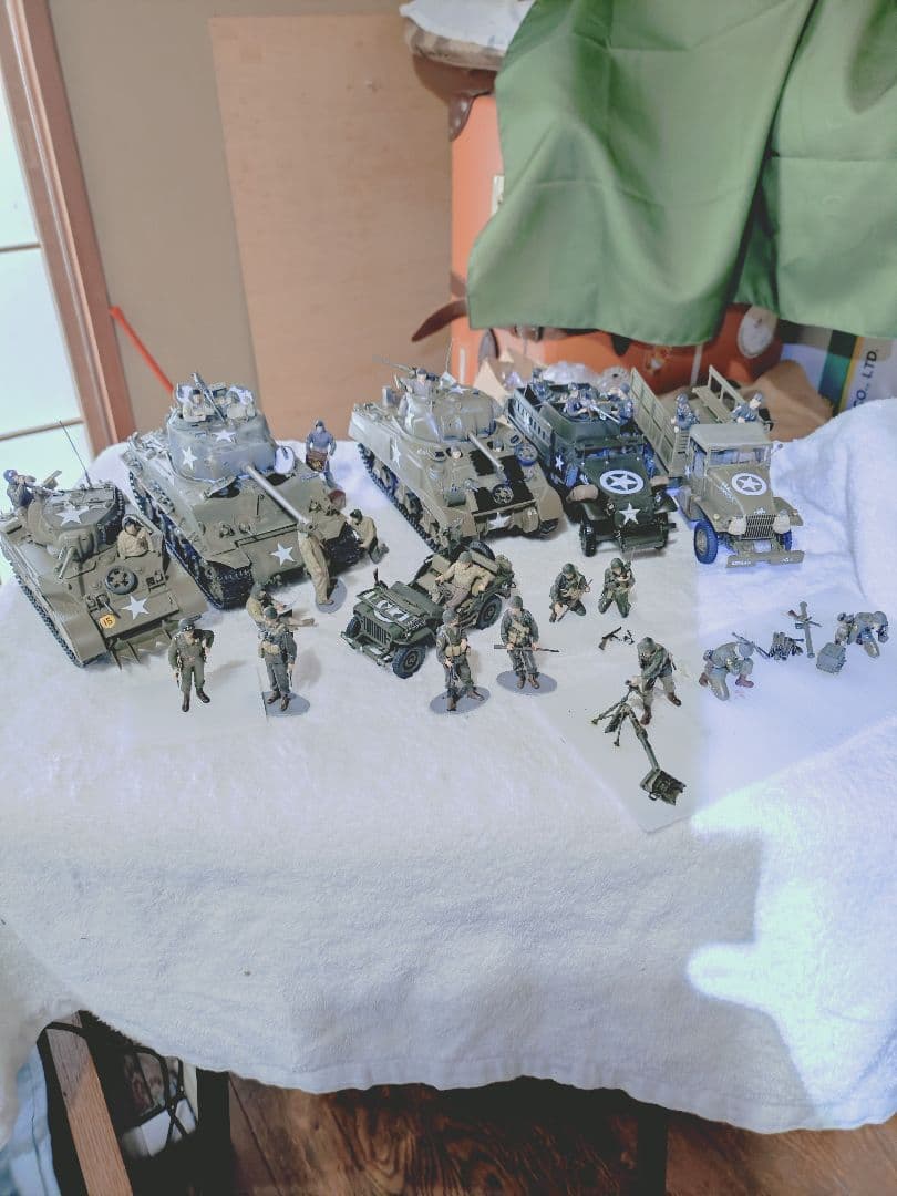 新春セール！美品完成品パットン大戦車軍団101空挺師団アルデンヌの森出撃準備