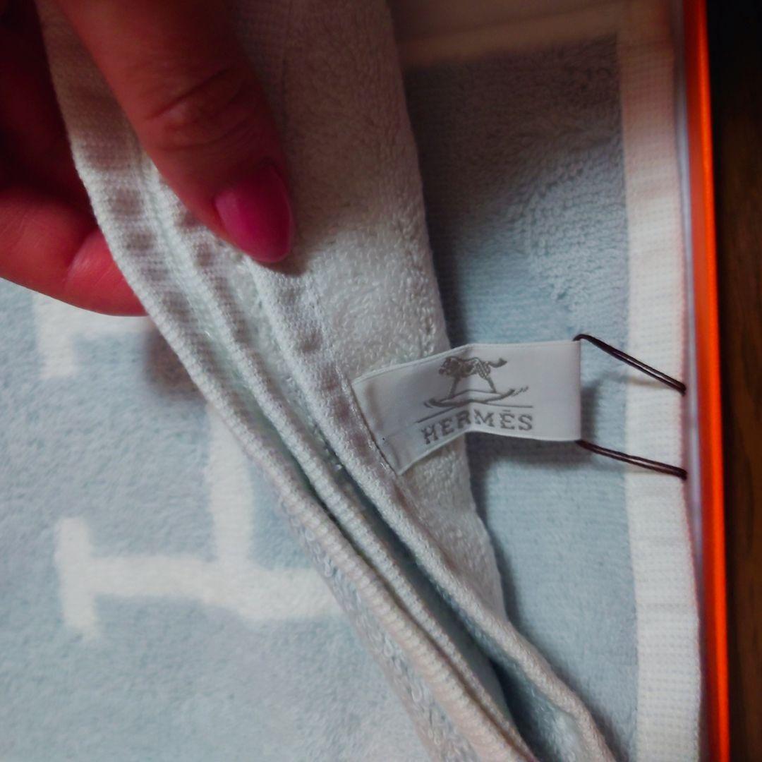 HERMES ライトブルー タオルハンカチ