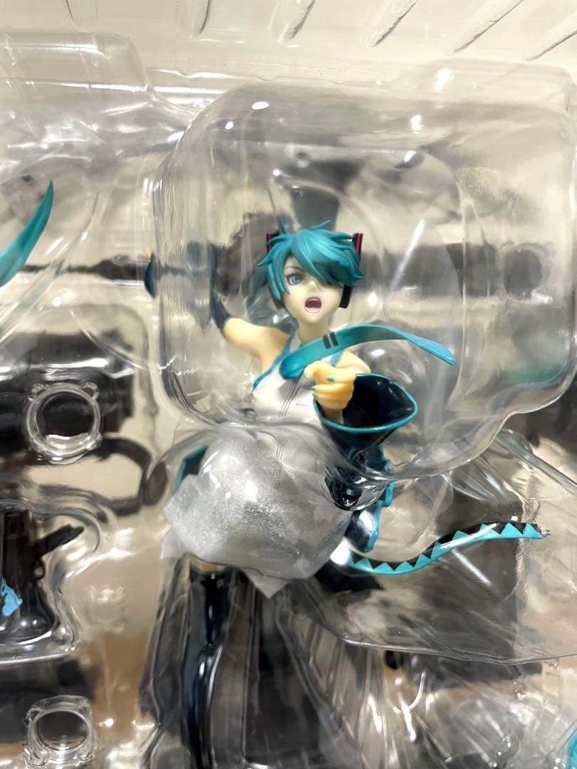 美品 初音ミク 恋は戦争Ver. DX 1/8 完成品 フィギュア