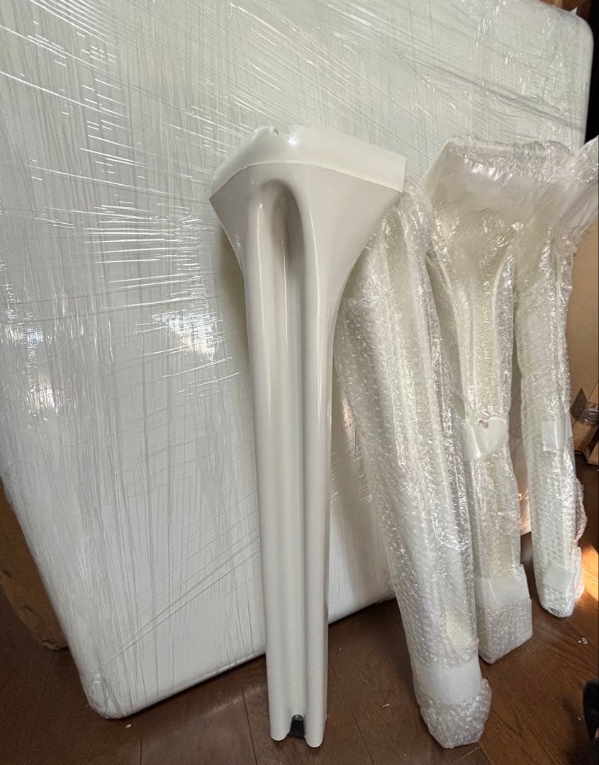 アルテミデ 家具 ミッドセンチュリー スペースエイジ テーブル