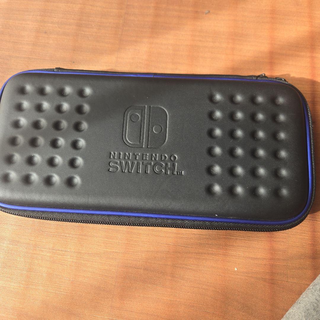 NINTENDO SWITCH 本体 付属品 ケース付き　液晶保護シール付き