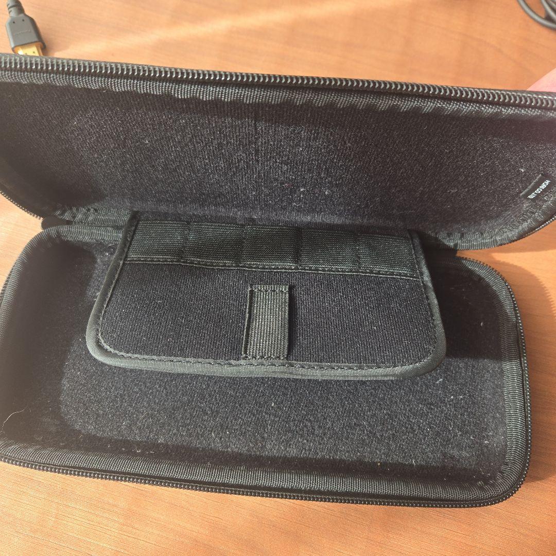 NINTENDO SWITCH 本体 付属品 ケース付き　液晶保護シール付き