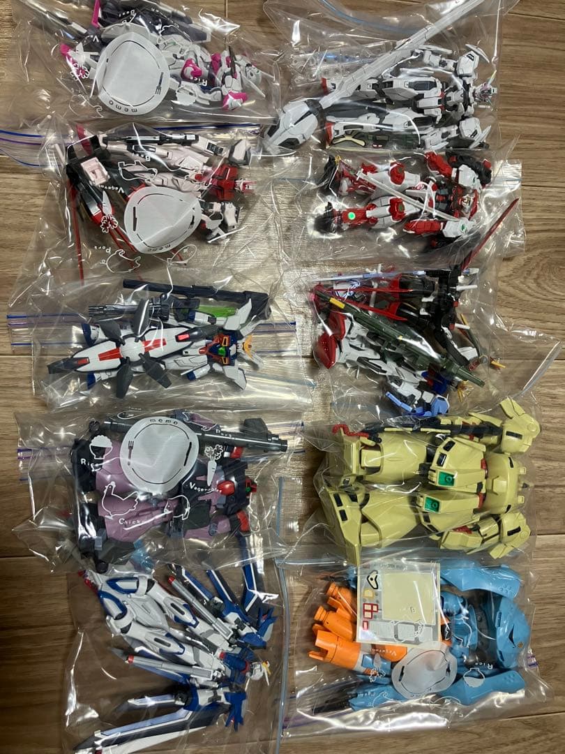 ガンプラ　組み立て済み　バラ売り不可　HG