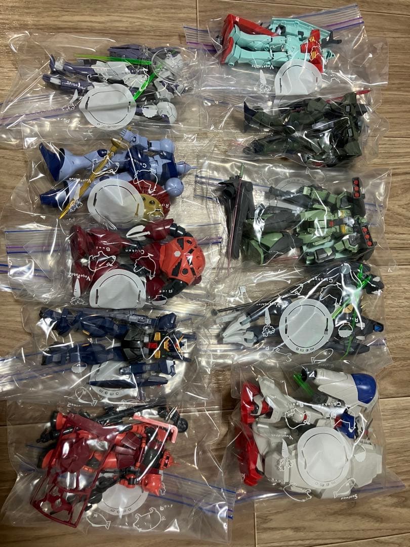 ガンプラ　組み立て済み　バラ売り不可　HG