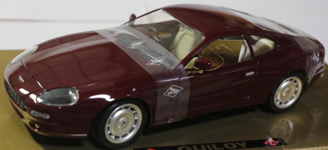 GUILOY製 アストン・マーチンDB7 マルーンカラー　1/18 中古品