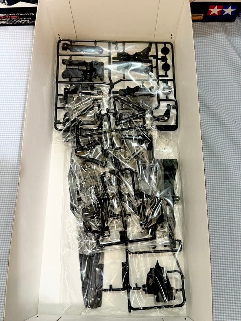 【未組み立て】タミヤ◆フェラーリF2001 1/10スケール 4WD 1/10