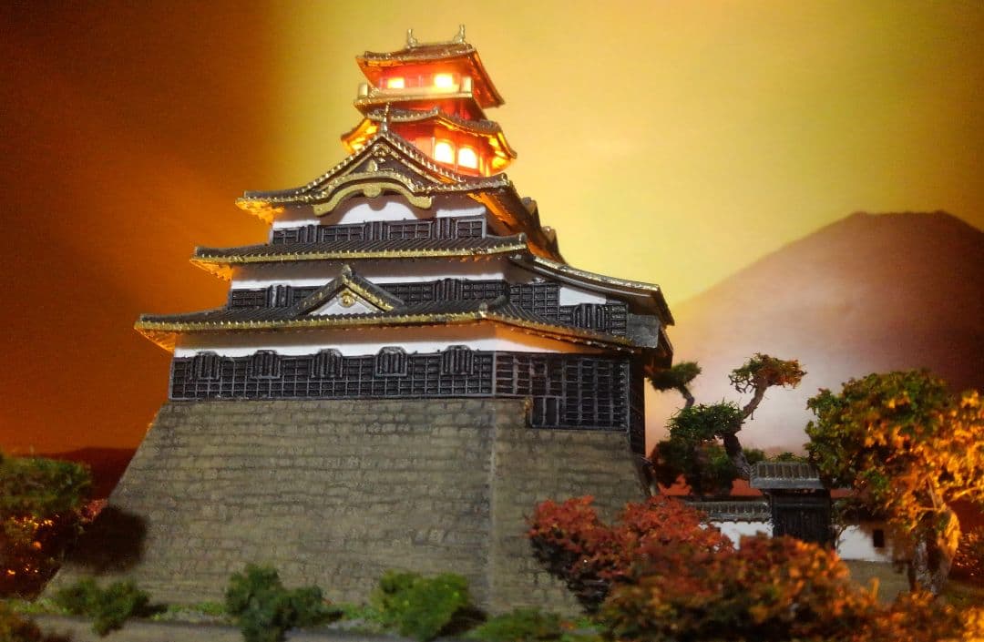お城✨SP仕上げ✨秋の安土城✨プラモデル✨製作受付画像‼️