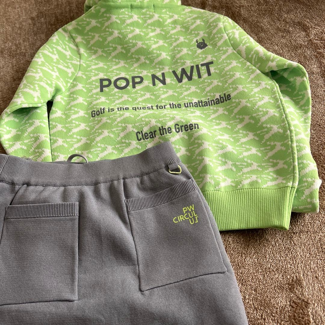 フード付きスウェットシャツとスカートセット