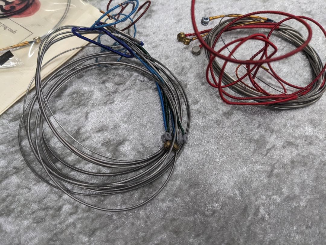 チェロ4/4弦　約１０本　ラーセンなど