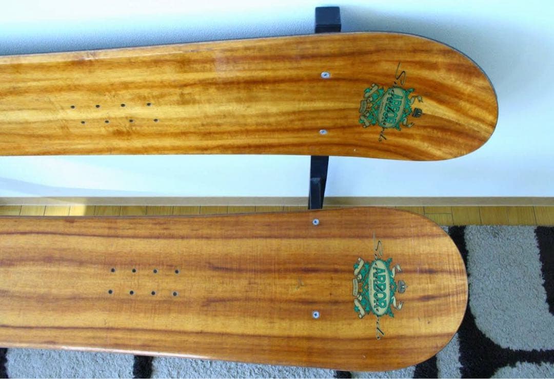 ⭐︎特注非売品☆スノーボードベンチ2人掛け未滑走ボード使用、送料¥12.000込み