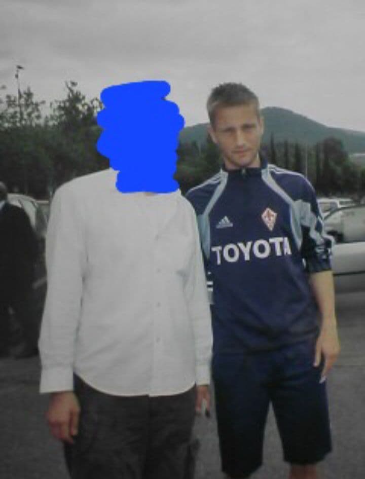 セリエAフィオレンティーナ選手の直筆 サイン入りフラッグ【激レア・希少】