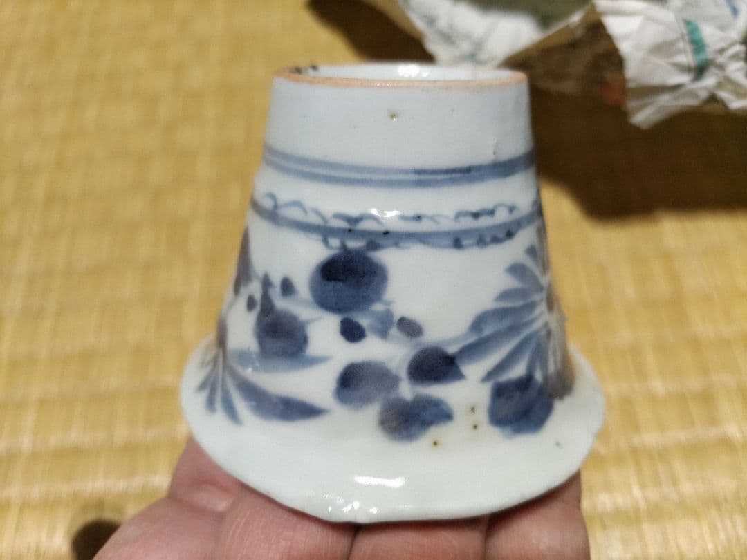 古伊万里　初期様式　広東型　そば猪口　菊絵　生掛け・厚底