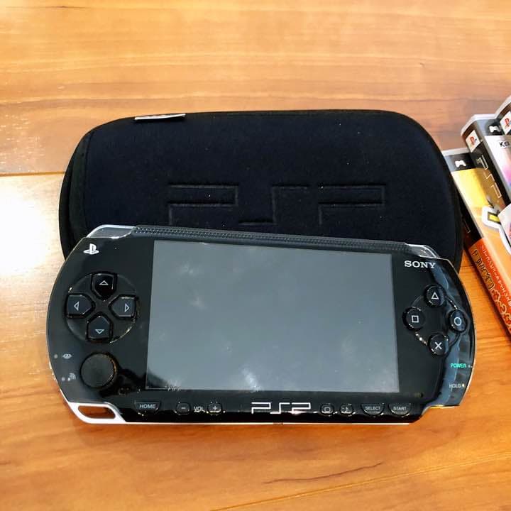 PSP 本体 とゲームソフト(5枚)