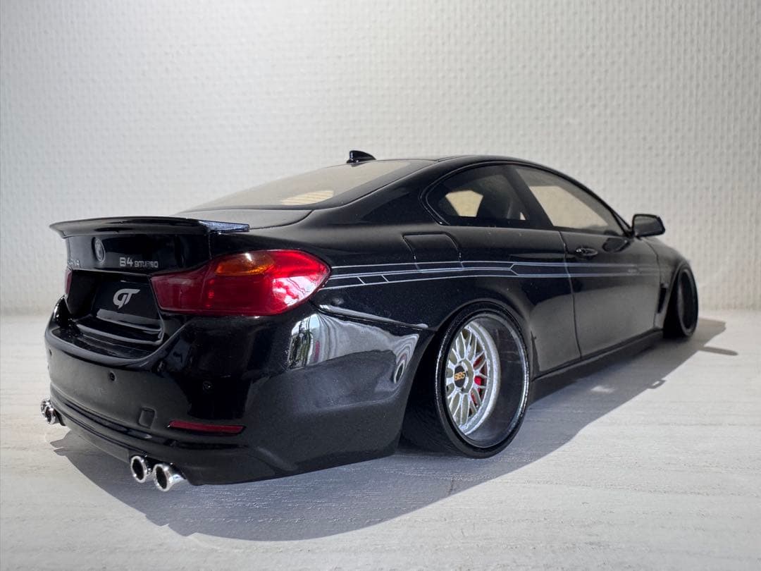GT Spirit  アルピナB4ブラック ミニカー1/18 ALPINA