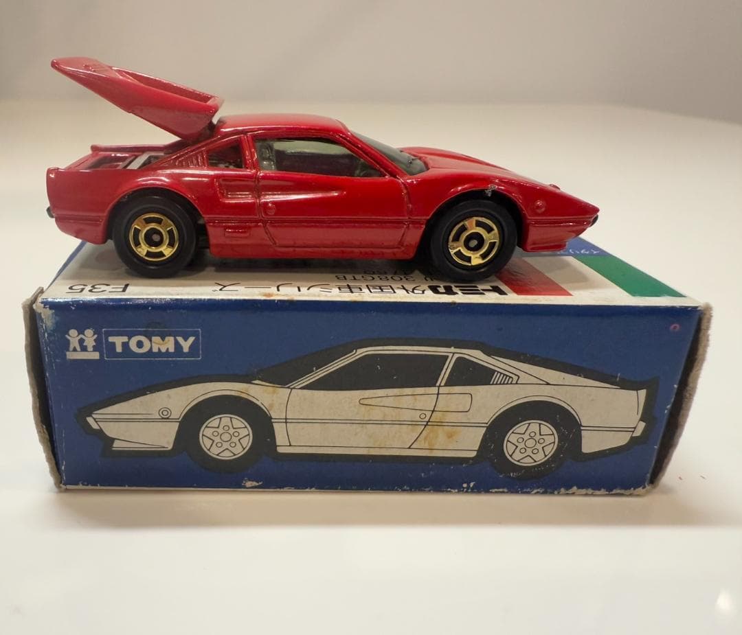 トミカ フェラーリ 308GTB F35 日本製 青箱 外国車シリーズ