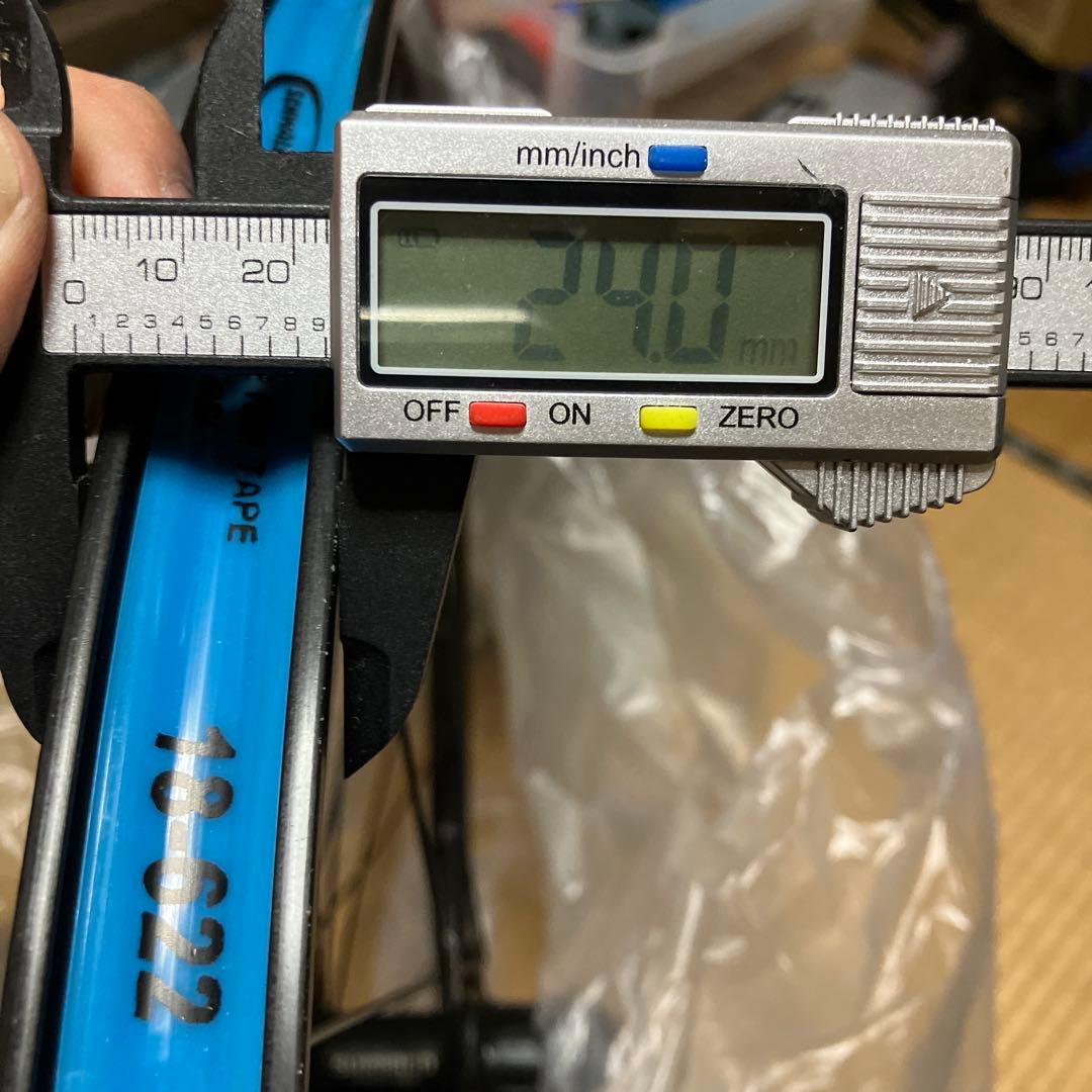 700c ディスクホイール　クイックリリース　 ホイールとタイヤのみです。