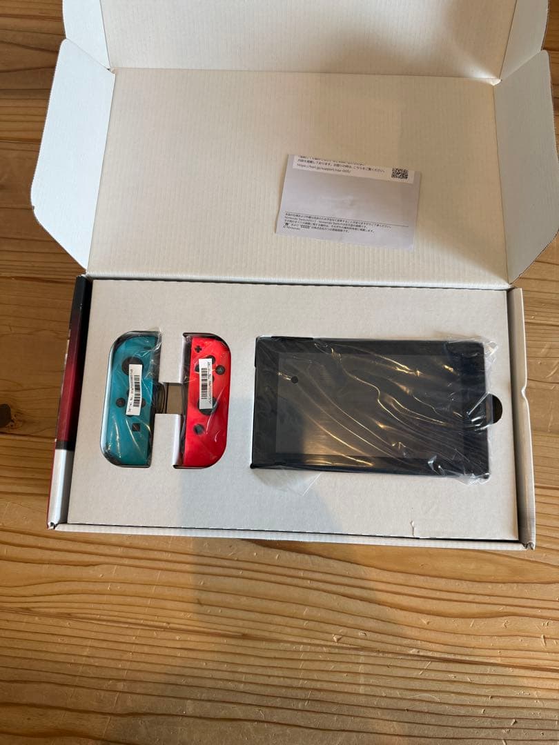 Nintendo Switch ネオンブルー・ネオンレッド